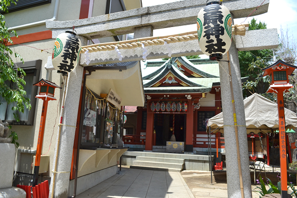 Yoshiwara Shrine, where the feelings of prostitutes are embedded